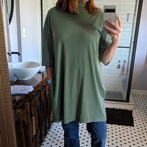 Dressed in LaLa Icon Mock Neck Top Sz M Green